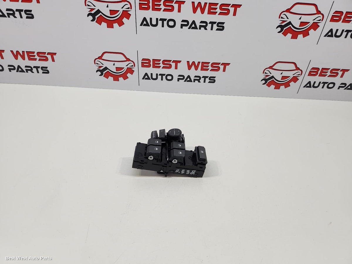 2020 HYUNDAI I30 Pwr Dr Wind Switch