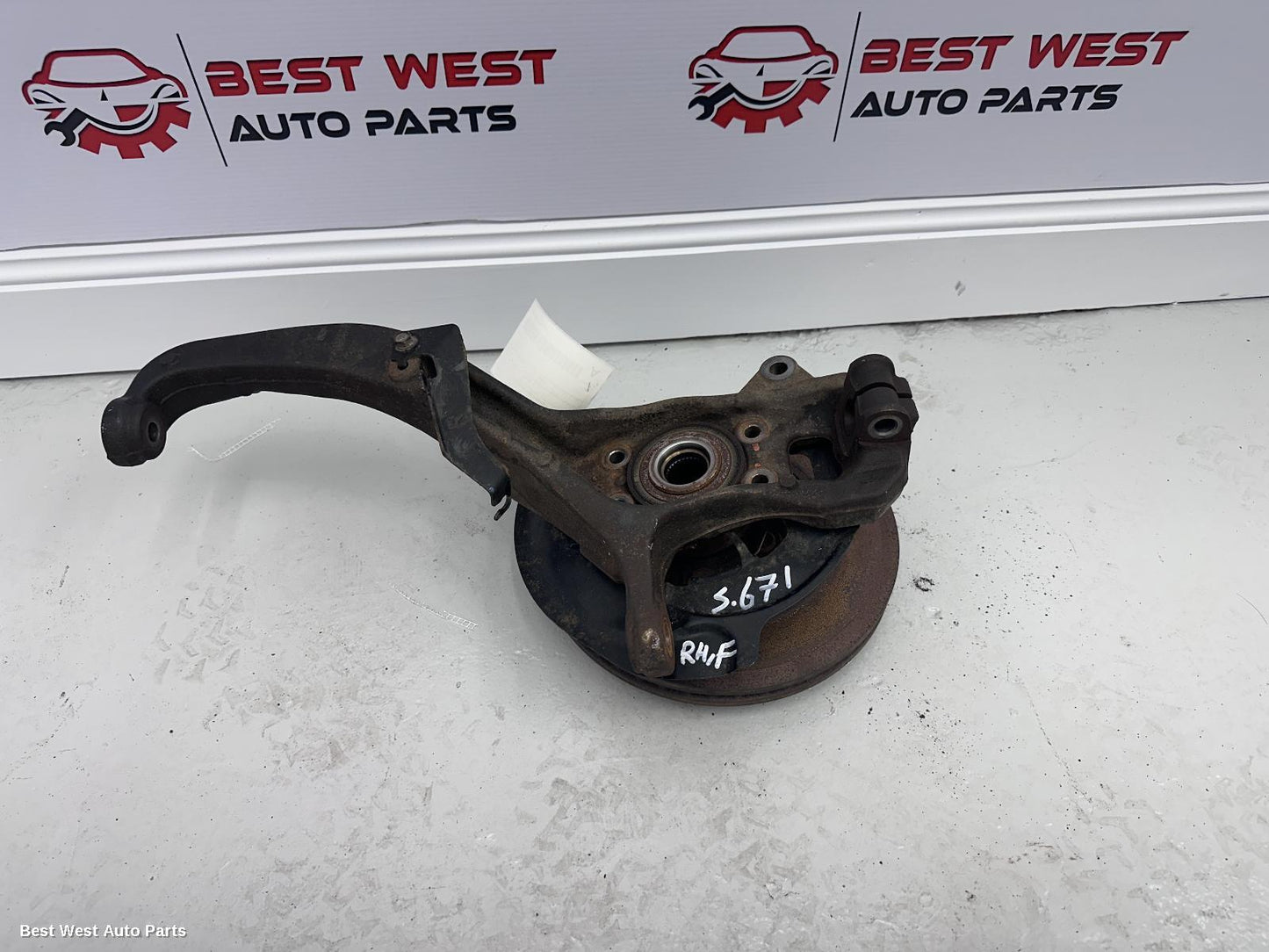 2021 NISSAN NAVARA Right Front Hub Assembly