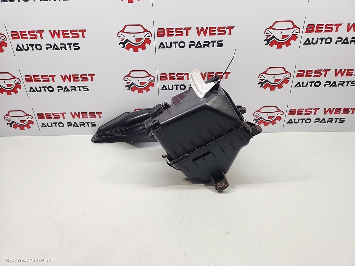 2010 MITSUBISHI TRITON Air Cleaner/Box