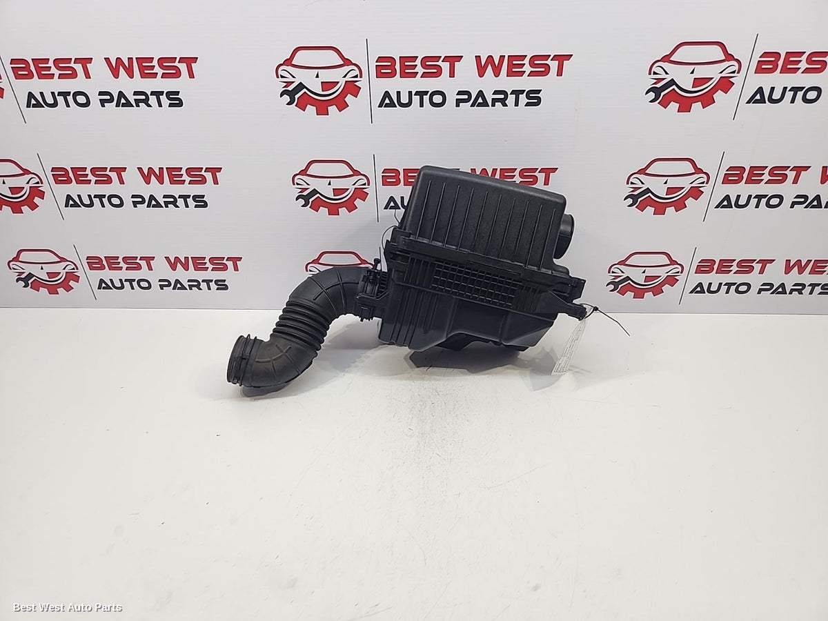 2014 HYUNDAI ACCENT Air Cleaner/Box