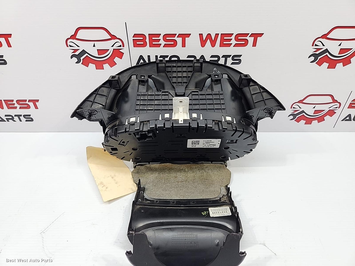 2013 HOLDEN COMMODORE Instrument Cluster