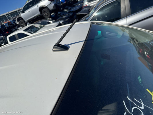 2019 TOYOTA HILUX Antenna