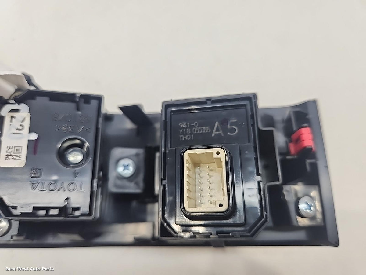 2022 TOYOTA KLUGER Pwr Dr Wind Switch