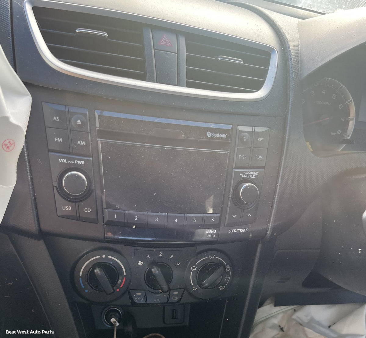 2015 SUZUKI SWIFT Radio/Cd/Dvd/Sat/Tv