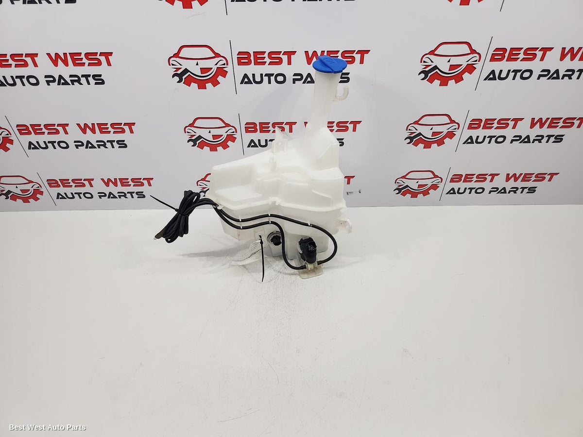 2020 HYUNDAI I30 Washer Bottle