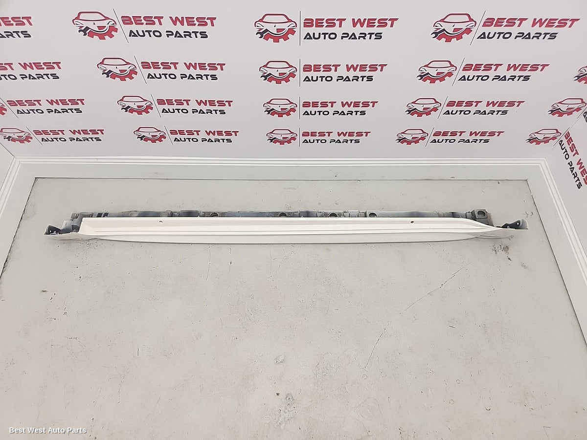 2021 TOYOTA COROLLA Side Step/Skirt