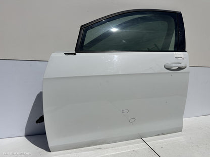 2013 VOLKSWAGEN GOLF Left Front Door