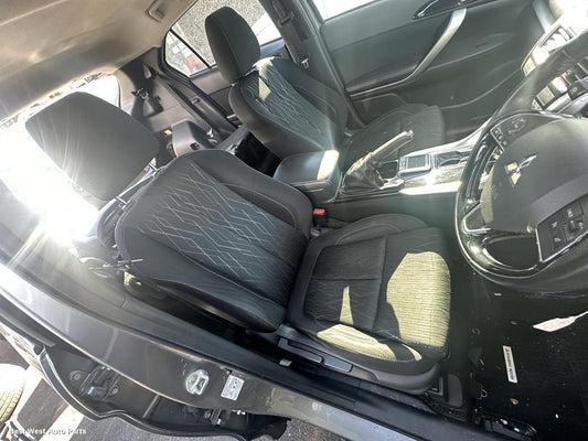 2019 MITSUBISHI ECLIPSE CROSS Front Seat
