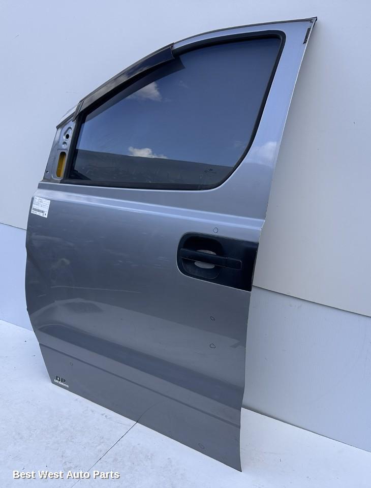 2011 HYUNDAI ILOAD/IMAX Left Front Door