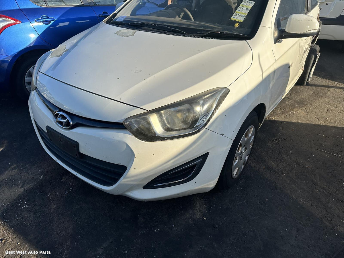 2012 HYUNDAI I20 Engine