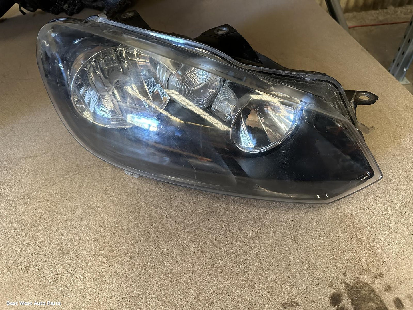 2011 VOLKSWAGEN GOLF Right Headlamp