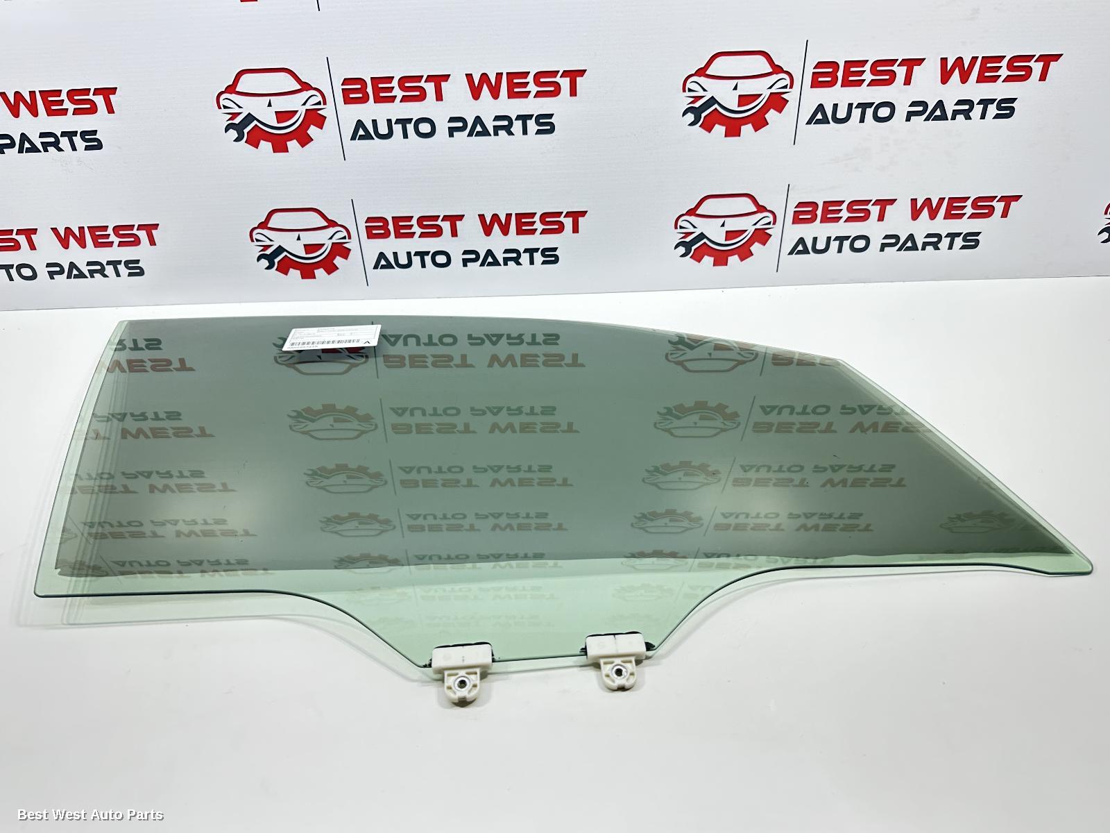 2015 SUBARU FORESTER Right Front Door Window