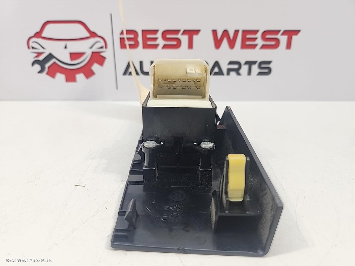 2017 TOYOTA COROLLA Pwr Dr Wind Switch