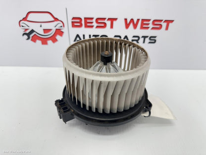 2017 MITSUBISHI PAJERO Heater Fan Motor