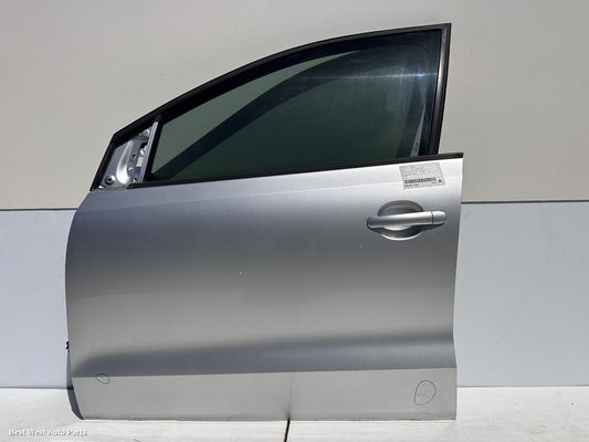 2011 VOLKSWAGEN POLO Left Front Door