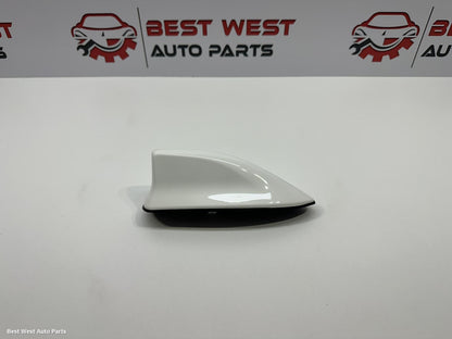 2024 TOYOTA HILUX Antenna